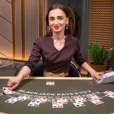 cincin togel mobile interface showing Street Racing game lobby with active races and betting options